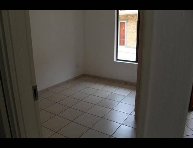 2 BEDROOM PROPERTY TO RENT IN VANDERBIJLPARK CW 5
